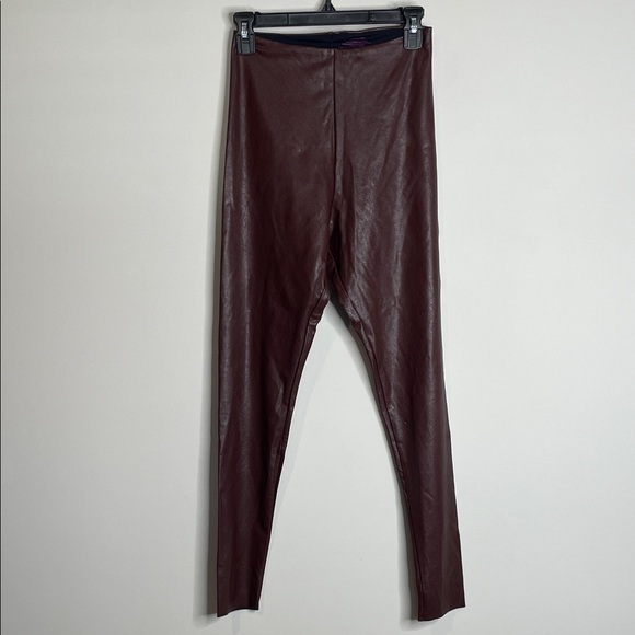 SOLD Commando | Women’s Deep Red Faux Leather Leggings Size Large NWT - Picture 3 of 6